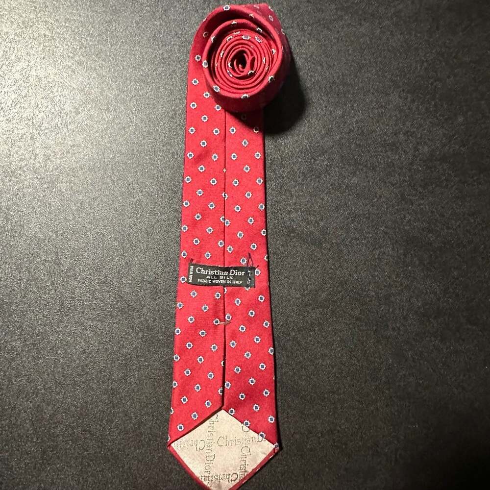 Christian Dior Red Silk men’s Geometric Pattern Neck Tie Made In Italy